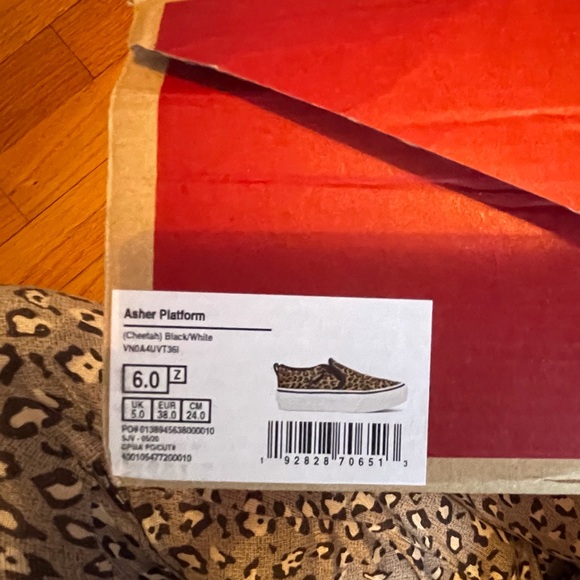 NIB Vans leopard Ascher platform women sz8 (6 girls) sold out size youth 6 - Picture 3 of 3